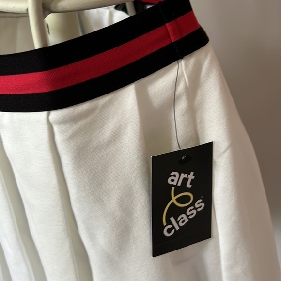 Art Class tennis skirt - Picture 3 of 3